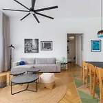 Artistic Homes - 3 Unique 公寓 *