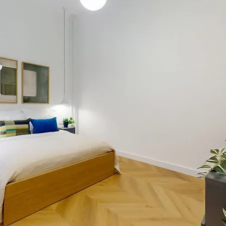 Artistic Homes In The Heart Of *