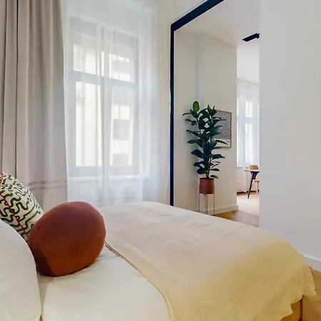 Artistic Homes In The Heart Of דירה בודפשט