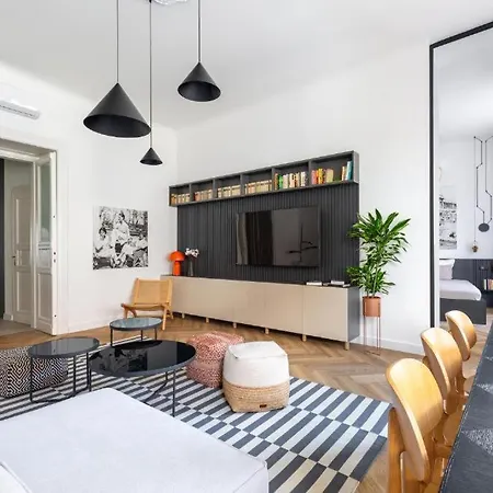 דירה Artistic Homes In The Heart Of *