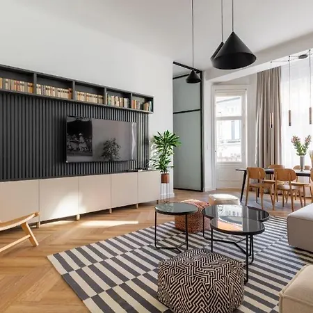 Artistic Homes In The Heart Of בודפשט