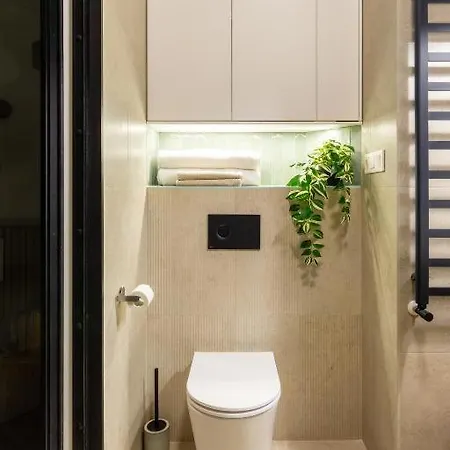 Artistic Homes In The Heart Of *