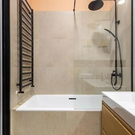 Artistic Homes In The Heart Of בודפשט