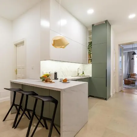 Artistic Homes In The Heart Of דירה *