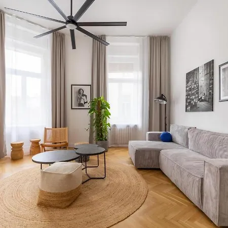 Artistic Homes In The Heart Of