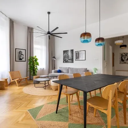 דירה Artistic Homes In The Heart Of בודפשט