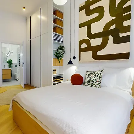 Artistic Homes - 3 Unique 아파트