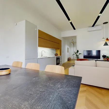 아파트 Artistic Homes - 3 Unique