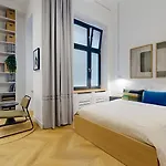 Artistic Homes - 3 Unique Apartmán