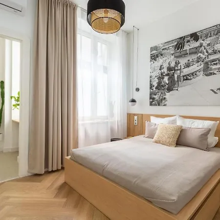 Artistic Homes In The Heart Of